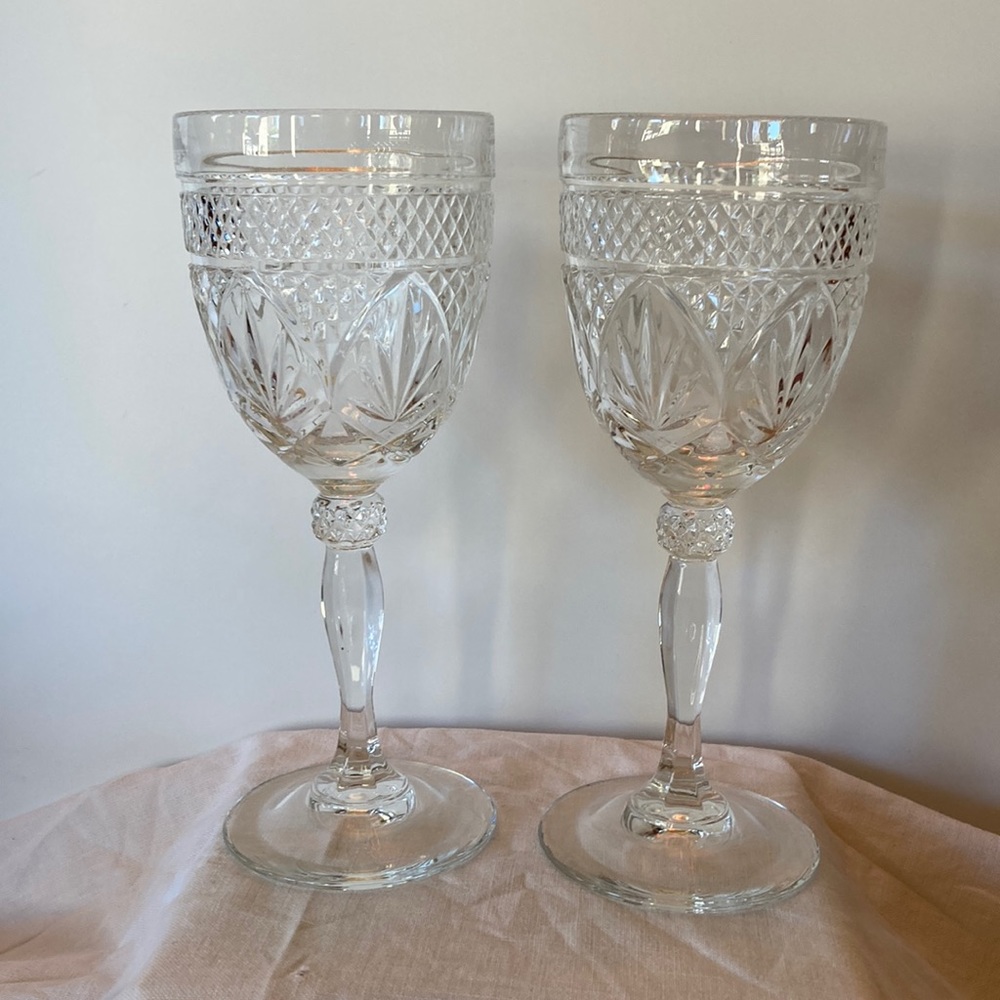 Pair of Antique Cristal d’Arqes Wine Glasses